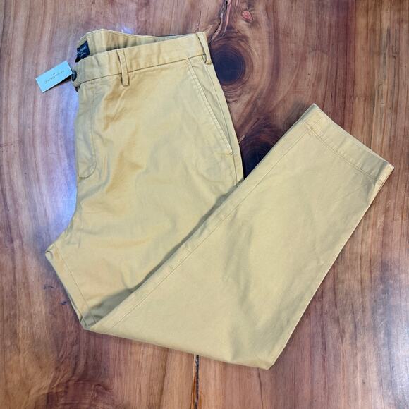 NEW Banana Republic Mens Pants 38 x 32 tapered Fit Slim Straight Chino C3-12 - Picture 1 of 8